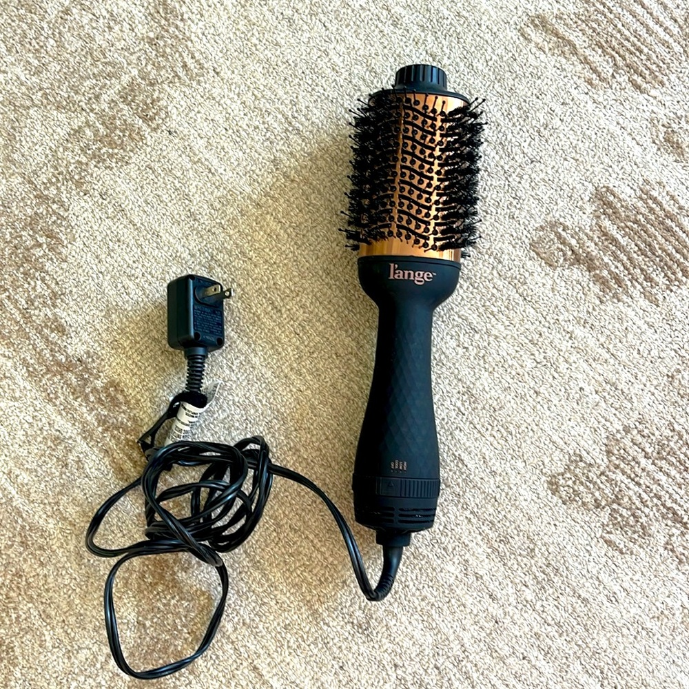 Lange Le Volume dryer/styler